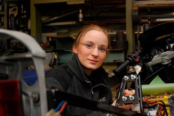 Eva Håkansson – mit fast 435 km/h die schnellste Motorradfahrerin der Welt. (KillaCycle Racing)