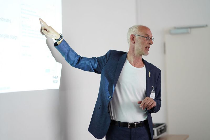 FPGA Conference Europe 2022: Über 70 Sprecher, 100 Vorträge und über 250 Teilnehmer – nach zwei Jahren mit Corona-bedingten Digitalkonferenzen fand die dreitägige FPGA Conference vom 5. bis 7. Juli 2022 endlich wieder als Präsenzveranstaltung statt. Besondere Highlights waren die spannende Keynote von Nick Ni von AMD/Xilinx, die interessante Couchtalk-Expertenrunde, der traditionelle BBQ-Grillabend sowie die vielen glücklichen Gewinner der Verlosungsaktionen.  (Bild: Nadine Stegemann)