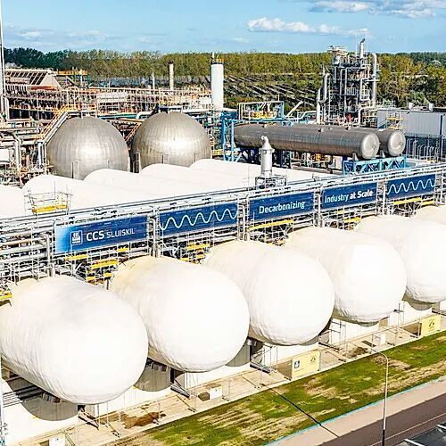 La mayor instalación industrial de captura de carbono de Europa se ha inaugurado recientemente en la planta de Yara en Sluiskil, Países Bajos.(Fuente: Yara International)
