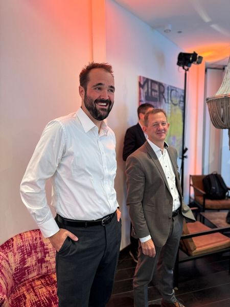 Erstmals beim Summit dabei war Frederik Blachetta, CDO im Bundeskanzleramt. Er stellte die Arbeit der Datenlabore der Bundesregierung vor – KI spielt dabei eine Schlüsselrolle.  (©Vogel IT-Akademie)