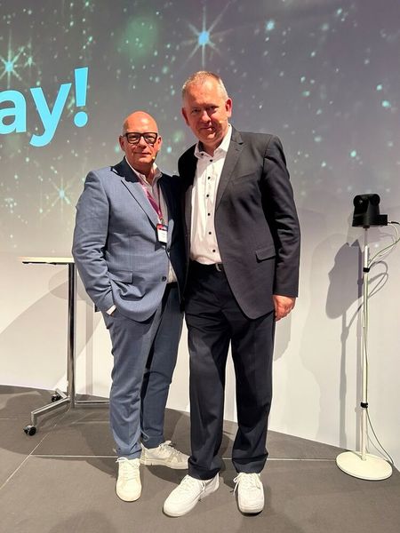 Robert Jung, Managing Director DACH+EE bei Westcon Deutschland (l.), und Jens Tamm, Managing Director bei Comstor DACH (Bild: Vogel IT-Medien)