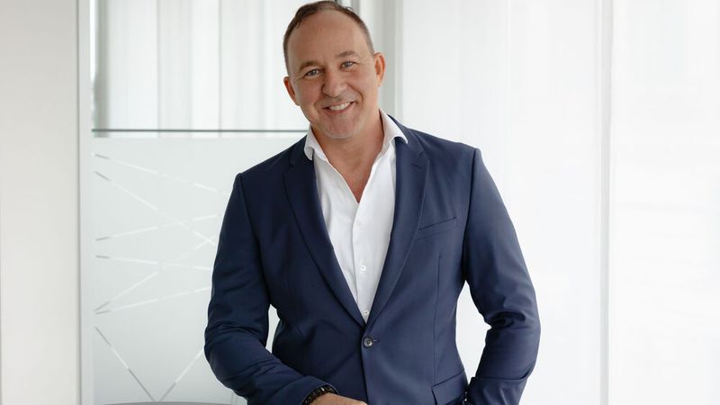 Athos Giannelli, Geschäftsführer von GP-International Consulting, hat ein Programm entwickelt, mit dem Händler gebrauchte E-Fahrzeuge gewinnbringend vermarkten können. (Bild: CORA NEUMUELLER)