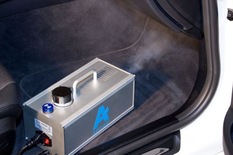 Die Ausströmdüse wird in Richtung der Luftansaugung ausgerichtet. (Foto: MMT GmbH)