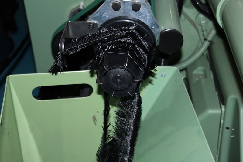 Der Randbeschnitt wird automatisch entsorgt... (Königsreuther)