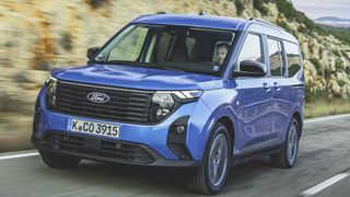 Beim Tourneo/Transit Courier kann es zu einem Schaden am Kabelbaum kommen – mit vielfältigen Folgen. (Bild: Ford)