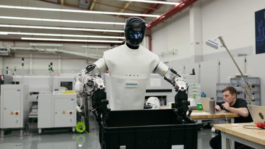 Der humanoide Roboter HMND 01 Alpha von Humanoid.(Bild:  Siemens)