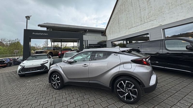 Teil des Wachstums des Autohauses Metzger in den vergangenen Jahren waren die Erweiterung und der Ausbau der Außenflächen am Hauptstandort in Widdern. (Bild: Achter – VCG)