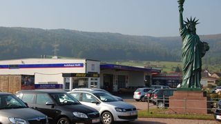 Das New Yorker Denkmal repräsentiert die Markenfreiheit des Kfz-Betriebs. (Archiv: Vogel Business Media)