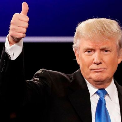 Der US-Präsident hält an seinen Zollplänen mit Blick auf Stahl und Aluminium fest, denn nun hat er alles eingeleitet, dass die 25 Prozent bald für alle Staaten gelten. Weitere Zölle sind nicht ausgeschlossen. Thysssenkrupp macht sich darüber aber weniger Sorgen ... (Bild: AP)