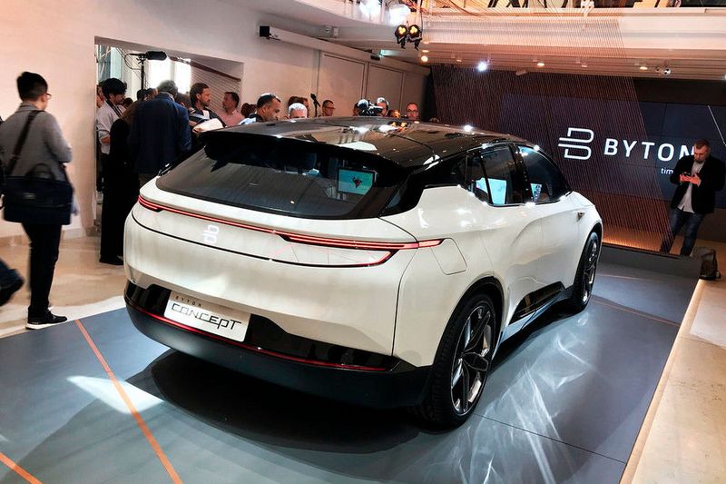 Es soll zwei Varianten des SUVs geben: Mit 200 kW und 71-kWh-Akku und ... (Bild: Auto-Medienportal.Net/Matthias Knödler)