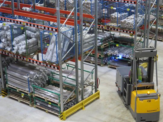 In Erfurt hat Hermes Fulfiment nun Deutschlands größtes Teppichlager in Betrieb genommen. Es bietet eine Fläche von rund 50.000 Quadratmetern und kann maximal 320.000 Teppiche aufnehmen, die bis zu drei Quadratmeter groß sein können. Hier die Details.(Bild:  Hermes Fulfilment)