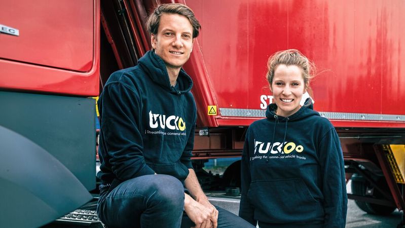 Die Geschwister Julia Unützer und Maximilian Füchsl haben 2020 die Verhandlungsplattform Truckoo gegründet.(Bild:  Truckoo)