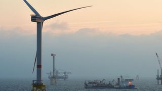 Durch Steigerung der Inter-Array-Spannungsebene von 33 auf 66 kV ist eine Reduzierung der gesamten Kapitalausgaben eines Offshore-Windparks um bis zu 15 % möglich. (© Jan Oelker / Senvion SE)