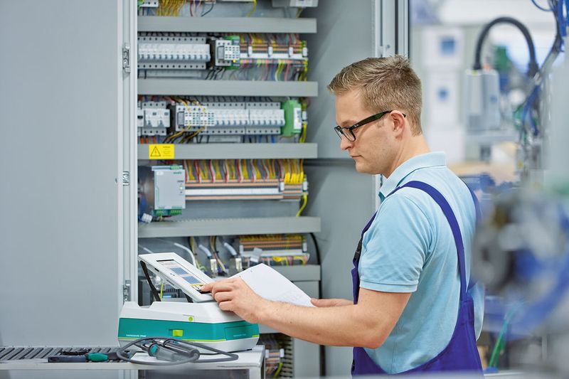 Beim Drucker Thermomark Prime können die Daten über das intuitiv bedienbare 7-Zoll-Touchdisplay eingegeben werden. (Phoenix Contact)