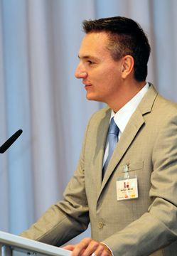 Der Kongress ist volljährig: Wolfgang Michel, Chefredakteur »kfz-betrieb«, begrüßte die Teilnehmerinnen zum 18. Unternehmerinnenkongress des deutschen Kfz-Gewerbes. (Archiv: Vogel Business Media)