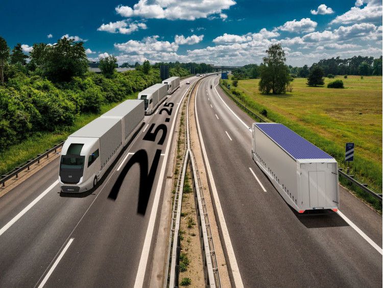 Meter Lkw-Länge soll für einen effizienten Güterverkehr optimal sein. Zu dem Ergebnis kommt das Konzept des Lkw der Zukunft. Dabei ersetzen zwei Lang-Lkw drei Lkw von normaler Länge. So kann Kraftstoff eingespart werden, was wiederum Vorteile für die Umwelt und die Wirtschaftlichkeit bringt. Auch sind insgesamt weniger Lkw auf der Straße. (Lehrstuhl für Industrial Design/TUM)