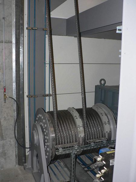 Kraftvoll: Eine Winde der Bühnentechnik muss Lasten von bis zu einer Tonne mit einer maximalen Geschwindigkeit von 1,8 m/s bewegen. Bild: Michel (Archiv: Vogel Business Media)