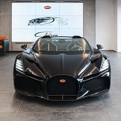 Der Bugatti-Showroom der Kamps-Gruppe in Hamburg: Die Marke liegt an der Spitze der automobilen Preisskala.  (Bild: Kamps-Gruppe)