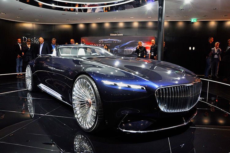 Der Mercedes-Maybach Vision 6 gehörte zu den besonders umschwärmten Exponaten der Messe. (Schreiner / »kfz-betrieb«)