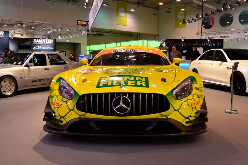 Eines der zahlreichen Exponate der Mercedes-Fan-World: Mercedes-AMG GT3 „Mann-Filter Mamba“ mit 550 PS. (Simon / »kfz-betrieb«)