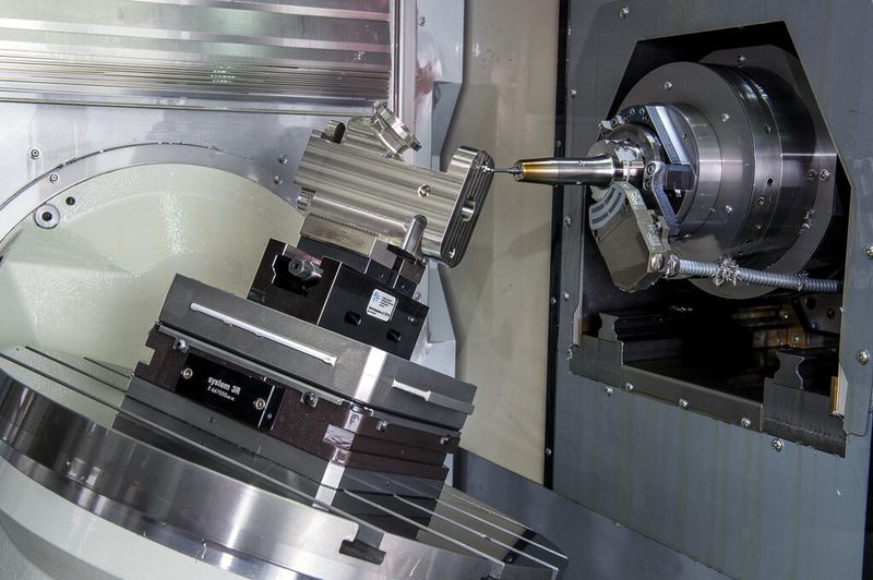 Während des SMM-Besuchs wird auf der neuen Grob G350 ein V4A-Stutzen für die Prozessindustrie aus dem Vollen gefertigt. (Bild: Th. Entzeroth)