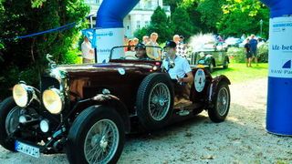Albert und Lou-Marvin Reinhard starten mit ihrem Lagonda LC Tourer (Baujahr 1934) zur Oberbayerischen Meister-Classic 2017. (Zietz/»kfz-betrieb«)