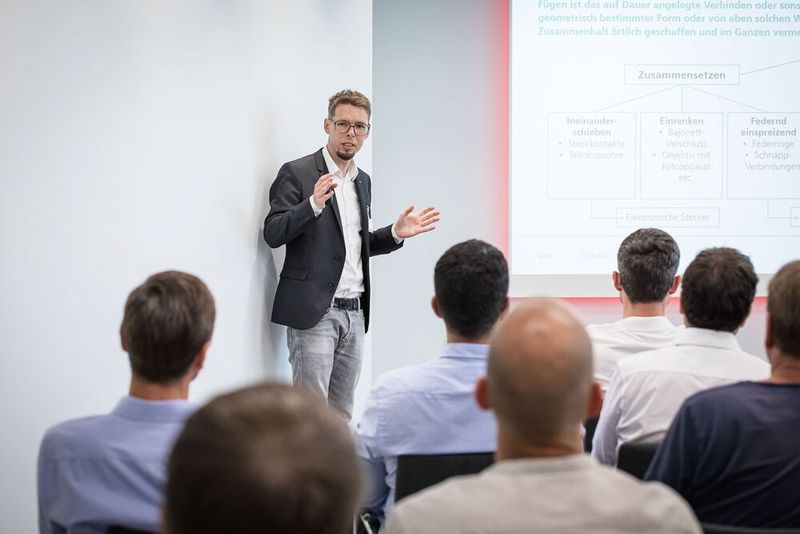 Steckverbinderkongress 2023 Tag 2: Kongress mit Trendthemen von PCF über DC-Steckverbinder, Hybridsteckverbinder, Qualifizierung, Single Pair Ethernet, Hands-on Workshops bis zu 3D-Druck und Konfektionierung. (Bild: Stefan Bausewein)