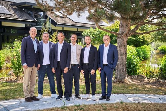 BCT stellt seine Führung neu auf, Jürgen Hillemann wechselt in den Aufsichtsrat. (v.l.n.r.) Prof. Dr. Markus Kramer, Martin Anliker, Klaus Erdrich, Dr.-Ing. David Roquetti Schneider, Sascha Ellmer und Jürgen Hillemann.(Bild:  BCT Technology AG)