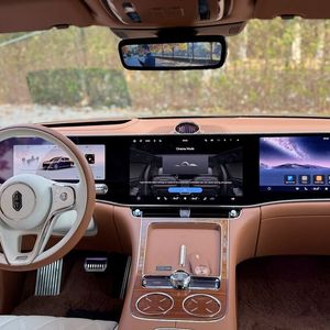 Der Fahrerarbeitsplatz ist voll digitalisiert.(Bild:  sp-x)