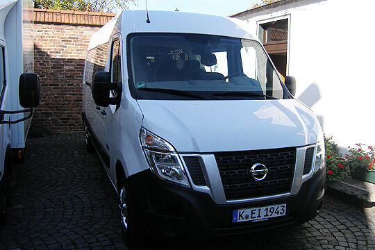 Mit dem NV 400 tritt Nissan gegen etablierte Konkurrenten wie Mercedes und Volkswagen an. (Grimm)