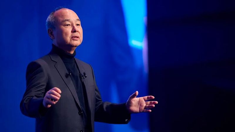 Hier spricht Softbank-CEO Masayoshi Son über die Implementierung von einer Milliarde KI-Agenten in der gesamten Gruppe auf der „Softbank World 2025“. Diese sollen rund um die Uhr, 365 Tage im Jahr, arbeiten. Nun investiert das Unternehmen in Frankreich.(Bild:  Softbank)