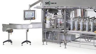 In der neuen Form-, Füll- und Verschließmaschine FMH 80 übernimmt eine Smart-Kamera drei verschiedene Aufgaben. (SN Maschinenbau)