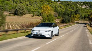 In China wird der ID 7 6,5 cm länger und auch etwas breiter angeboten. Dennoch lief der Verkaufsstart schlecht. (Bild: Volkswagen AG)