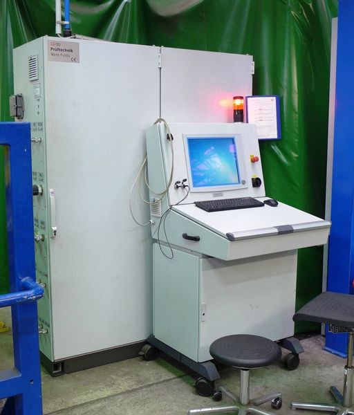 Prüfautomat für sämtliche ICE-Bremscontainer (Bild: Peter Springfeld)