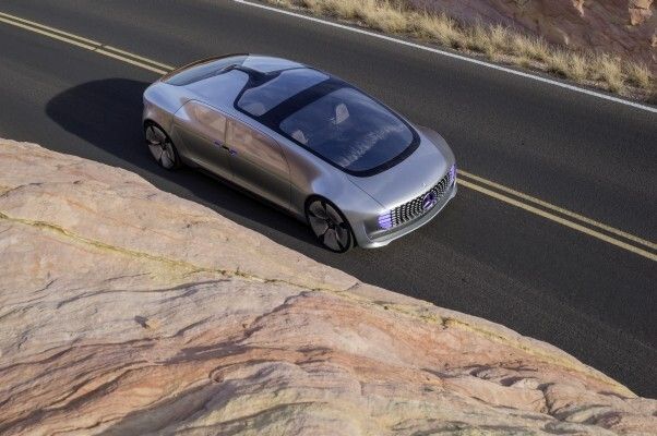Mercedes-Benz F 015 - Luxury in Motion (Mercedes-Benz)