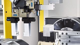 Applikations-Kits MTB ermöglichen den Einstieg in die Teilautomatisierung der Maschinenbeladung und -entladung mit Cobots. (Bild: Schunk)