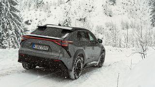 Der bZ4X läutet  für Toyota die E-Mobilitäts-Ära ein. Die Händler müssen sich mit vier Prozent Grundmarge begnügen. (Bild: Toyota)