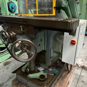 Eine Abene-Universalfräsmaschine versteigert Surplex momentan auch.(Bild:  Surplex)