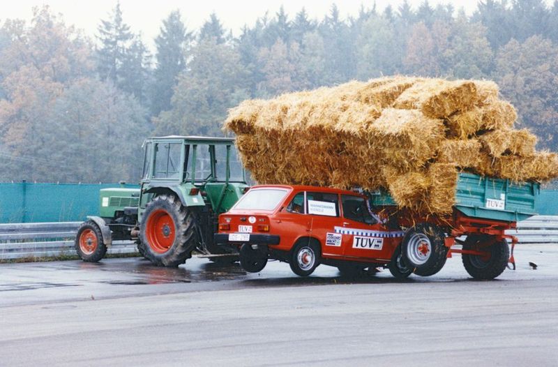 Tüv Bayern Crash Test 1990 auf der Versuchsstrecke in Jesenwang. (Bild: Tüv Süd)