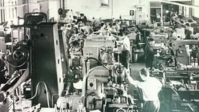 Am Standort Carl-Peters-Straße in Korntal arbeiteten in den 50er-Jahren rund 60 Mitarbeiter dicht an dicht.  (Göltenbodt technology GmbH)