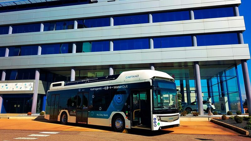 Caetano nutzt bereits die Brennstoffzellen-Technik des Toyota Mirai für den Wasserstoff-Bus „H2 City Gold“.