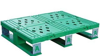 Mit etwa 11 kg Gewicht ist die Palette Arpack 500 KS optimal als robuste Poolpalette zwischen Industrie und Handel einsetzbar. Bild: Arpack (Archiv: Vogel Business Media)