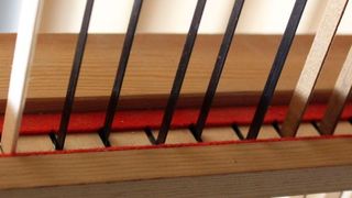 Rettet die Haselfichtenbestände und macht Orgelbauer glücklich: CKF-Abstrakten sollen Orgeln mindestens ebenso harmonische Flötentöne sichern, wie das Pendant aus dem rar gewordenen Holz. (Abstrakte übertragen bei der mechanischen Spieltraktur den Tastendruck zu den Ventilen der einzelnen Pfeifen) (Fraunhofer IPA)