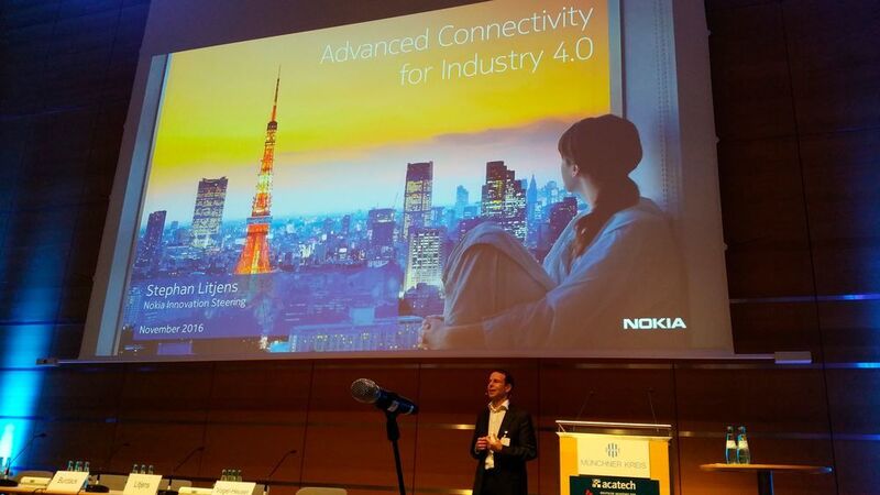 Ein bekanntes Beispiel für Disruption ist der ehemalige Handy-Anbieter Nokia. Wie Stephan Litjens zeigte, ist das Unternehmen mittendrin, um eine neue Identität zu finden. (Moßner)
