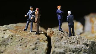 Die Kluft zwischen Netzwerk- und Security-Teams muss überwunden werden, wenn die Digitale Transformation Erfolg haben soll, sagt Mike Anderson von Netskope. (© kelly marken - stock.adobe.com)