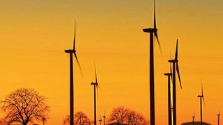 Windkraftanlage: Die Rotorblätter sind enormen Kräften ausgesetzt. Mittels Ultraschall-Scan generierte Bilddaten können die Wartung vereinfachen. (distel2610, Pixabay)