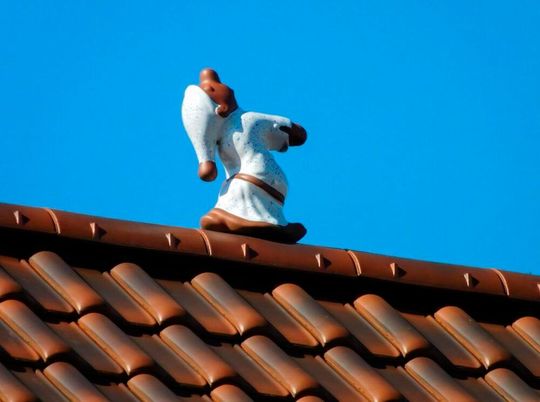 Augen auf! Die Partner der Koalitionsverhandlungen für eine neue Regierung sind, wie dieser deutsche Michel, offensichtlich eher Schlafwandler, was Reformen angeht, die Deutschland für die Rettung der Wirtschaft dringend braucht. Verbände kritisieren und fordern folgendes ...(Bild:  E. Rupp)