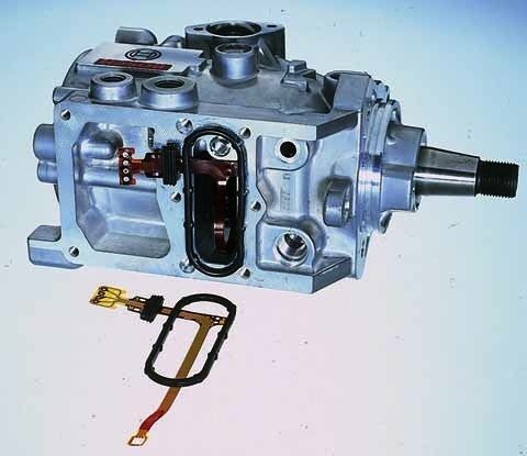 Hochdruck-Dieseleinspritzpumpe mit angespritzter Elastomerdichtung, dicht gegen 30 bar (Archiv: Vogel Business Media)