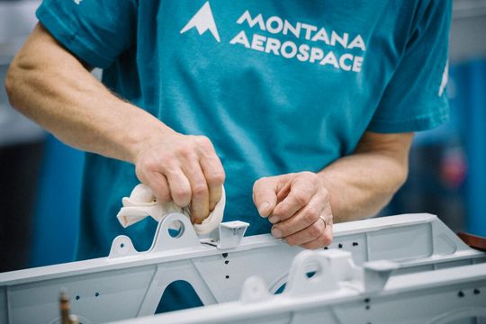 Wie jetzt bekannt gemacht wurde, trennt sich die Schweizer Montana Aerospace von seinem Tochterunternehmen Alu Menziken. Das soll beiden Unternehmen den Weg in die geplante Zukunft erleichtern ...(Bild:  Montana Aerospace)