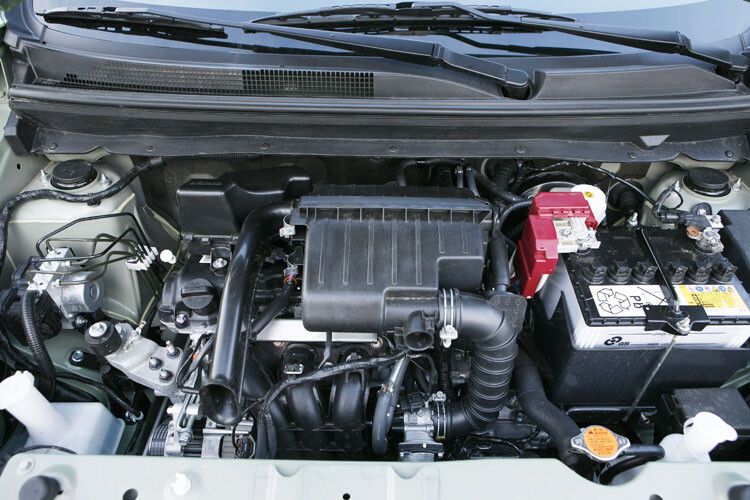 Zur Wahl stehen zwei völlig neu entwickelte Dreizylinder-Benzinmotoren mit 1,0 Liter (52 kW/71 PS) bzw. 1,2 Liter Hubraum (59 kW/80 PS). Die Kraftübertragung auf die Vorderräder übernimmt wahlweise ein 5-Gang-Schaltgetriebe oder ein elektronisch gesteuertes CVT-Getriebe mit Berganfahrhilfe. (Foto: Mitsubishi)